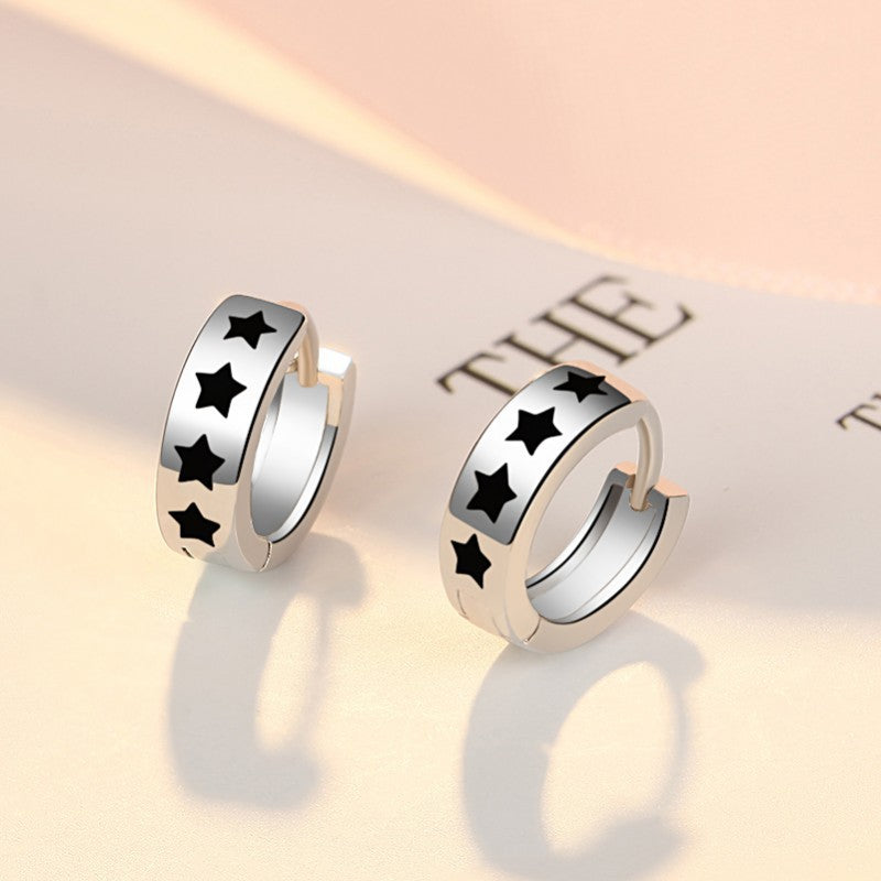 Pendientes de pentagrama negro Pendientes para hombre y para mujer Nueva luz Lujo Estilo frío Personalidad Pendientes de botón de epoxi