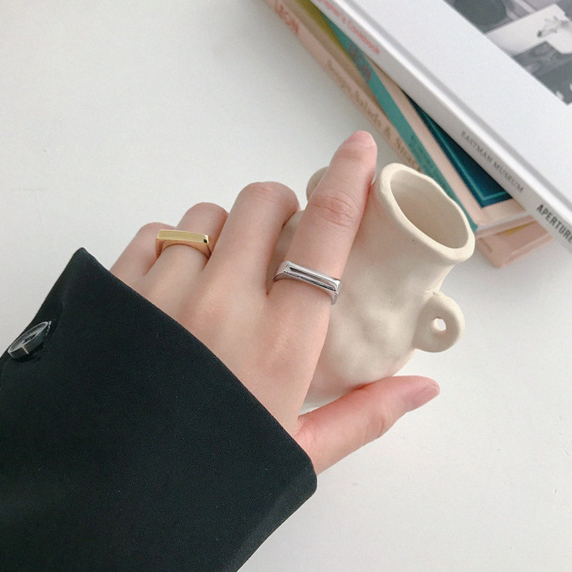 Anillo abierto de bisel de personalidad simple de anillo brillante plano de moda coreana