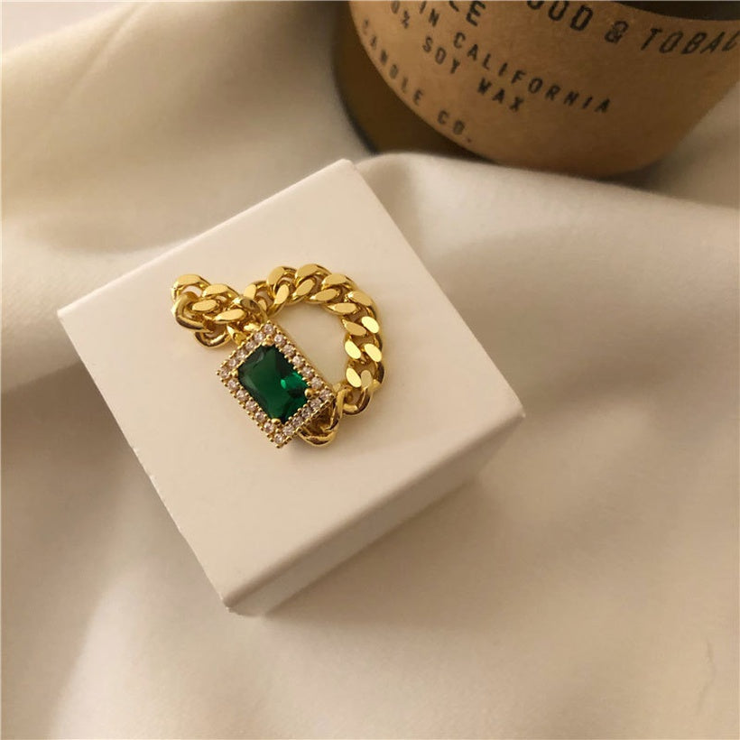 Exquisito anillo de cadena de latón retro con incrustaciones de esmeraldas francesas