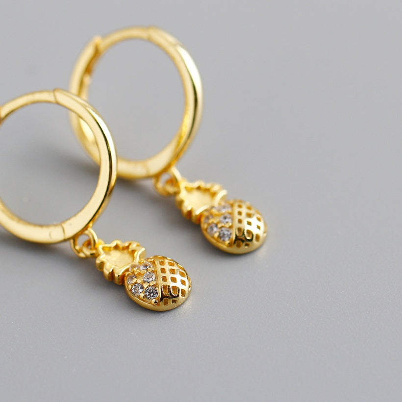 2021 Nuevo clip de oreja transfronterizo europeo y americano Moda de lujo asequible Diamond PineappleShaped J Moda Pendientes de botón simples Accesorios de clip de oreja