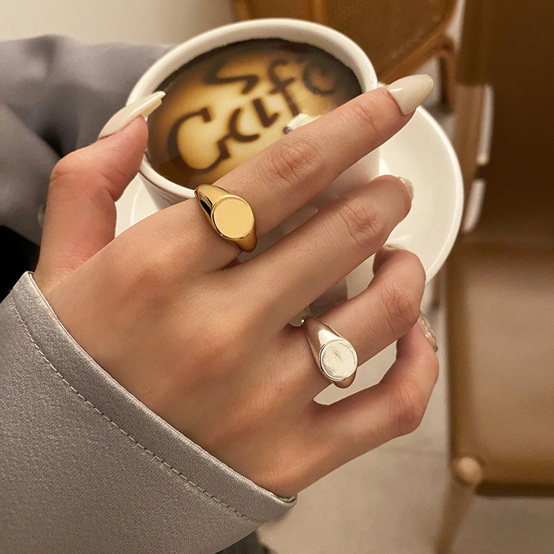 Moda nuevo temperamento de anillo de oro simple brillante ovalado versión coreana del anillo de ajuste de apertura