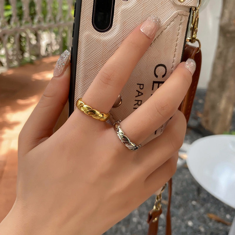 Hip Hop Retro Twist Ring Womens Simple moda Ins Cold Style Anillo de dedo índice intercambiable Temperamento Joyería de mano salvaje