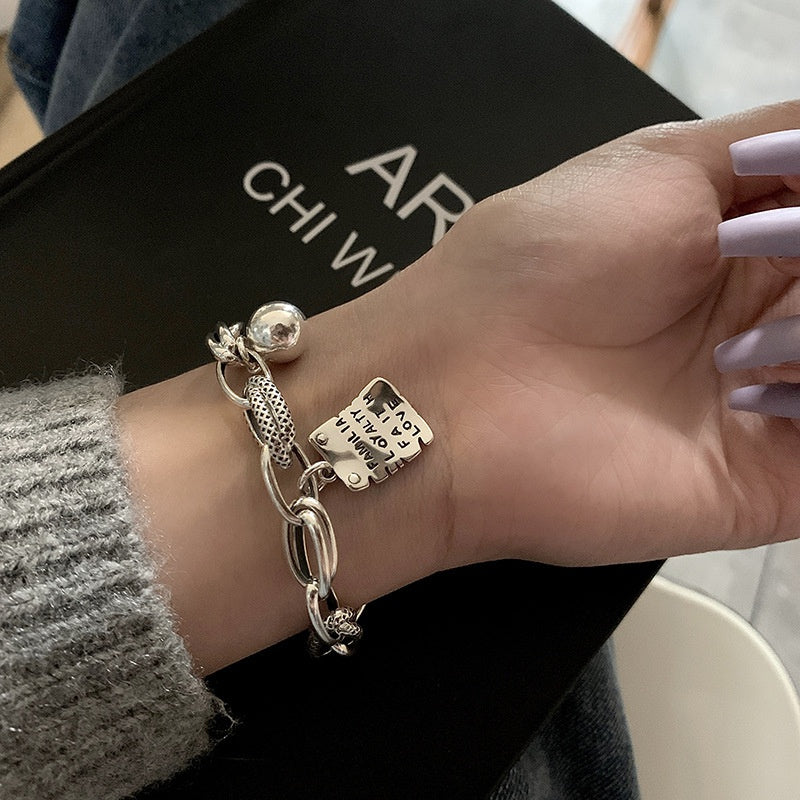 Bola redonda corazón pulsera mujer simple letra cuadrada marca moda nicho diseño retro pareja joyería