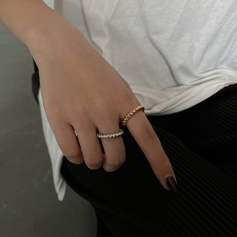 Estilo coreano Simple Twist Simple pulsera anillo femenino Ins estilo frío moda AllMatch índice anillo de dedo adorno abierto